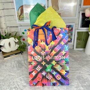 Louis Vuitton holiday special RARE Christmas edition shopping bag w/ gif…